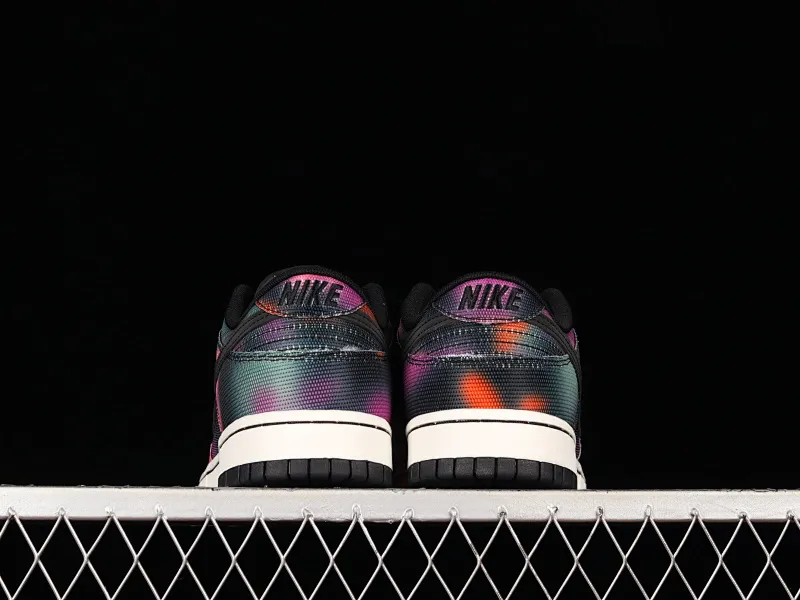 All Categories Nk SB Dunk Series Nk SB Dunk Low Low-top sneakers F version Nk Dunk Low "Graffiti" Street graffiti Black and purple tie-dye SB low-top sports and leisure sneakers DM0108-002